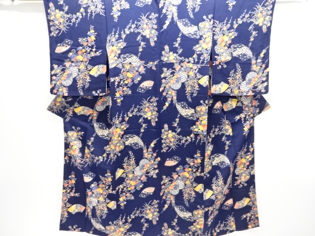 縮緬地花籠模様小紋着物